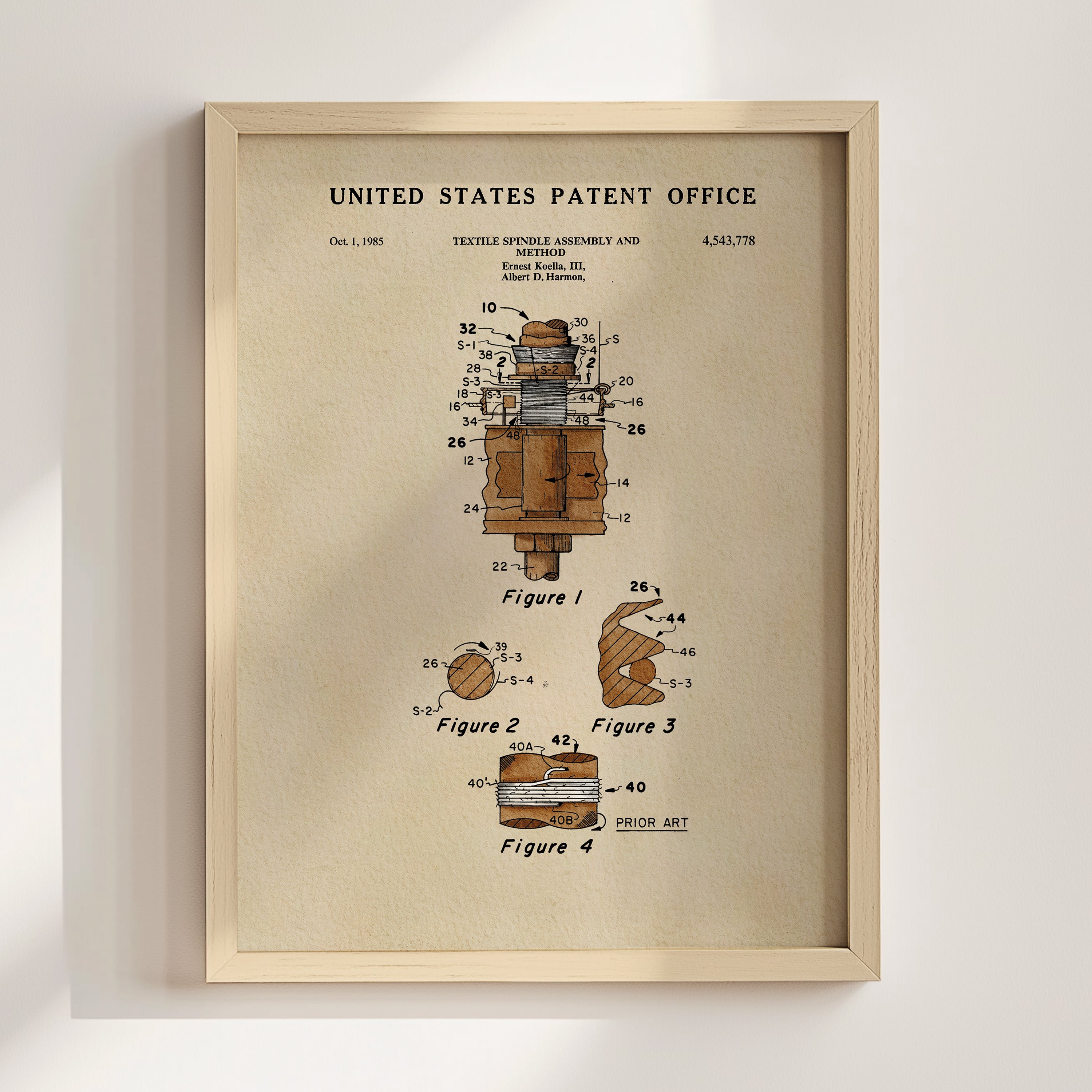 The image is a framed patent drawing depicting a textile spindle and thread spool, with various technical drawings and labels.