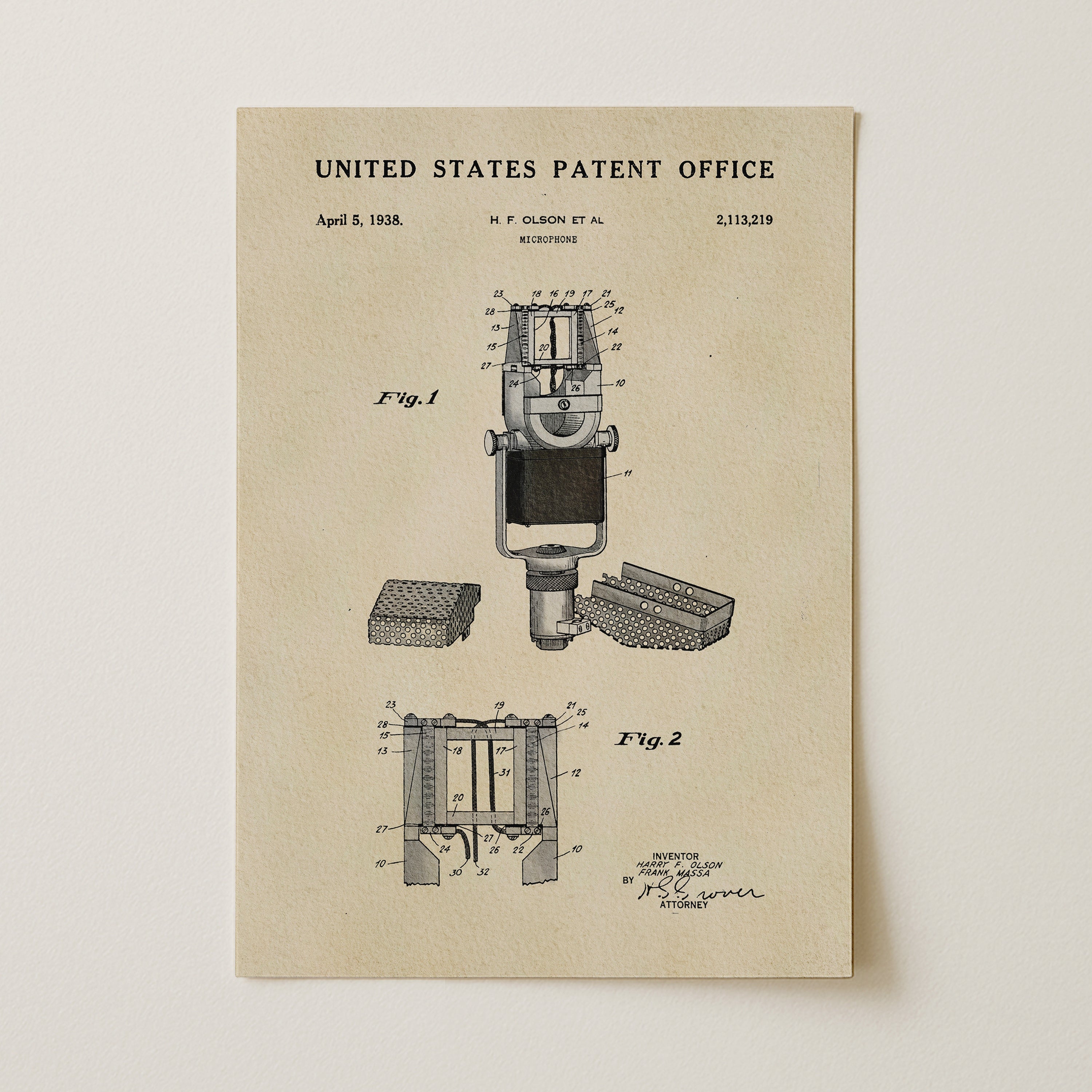 The image is a patent drawing from the United States Patent Office, depicting a microphone with various technical drawings and specifications.