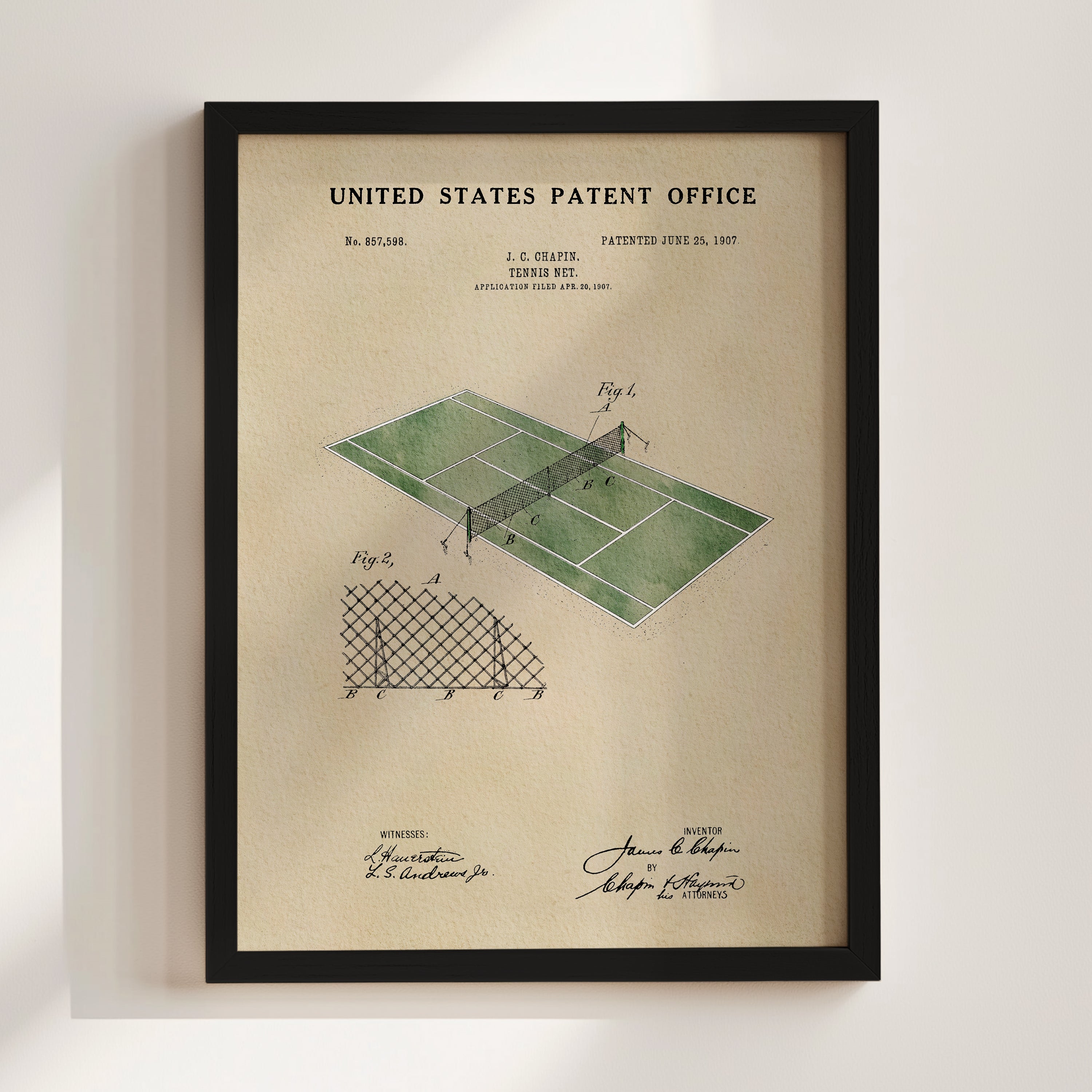 The image is a framed patent drawing depicting a tennis court with a net, along with some technical drawings and text.