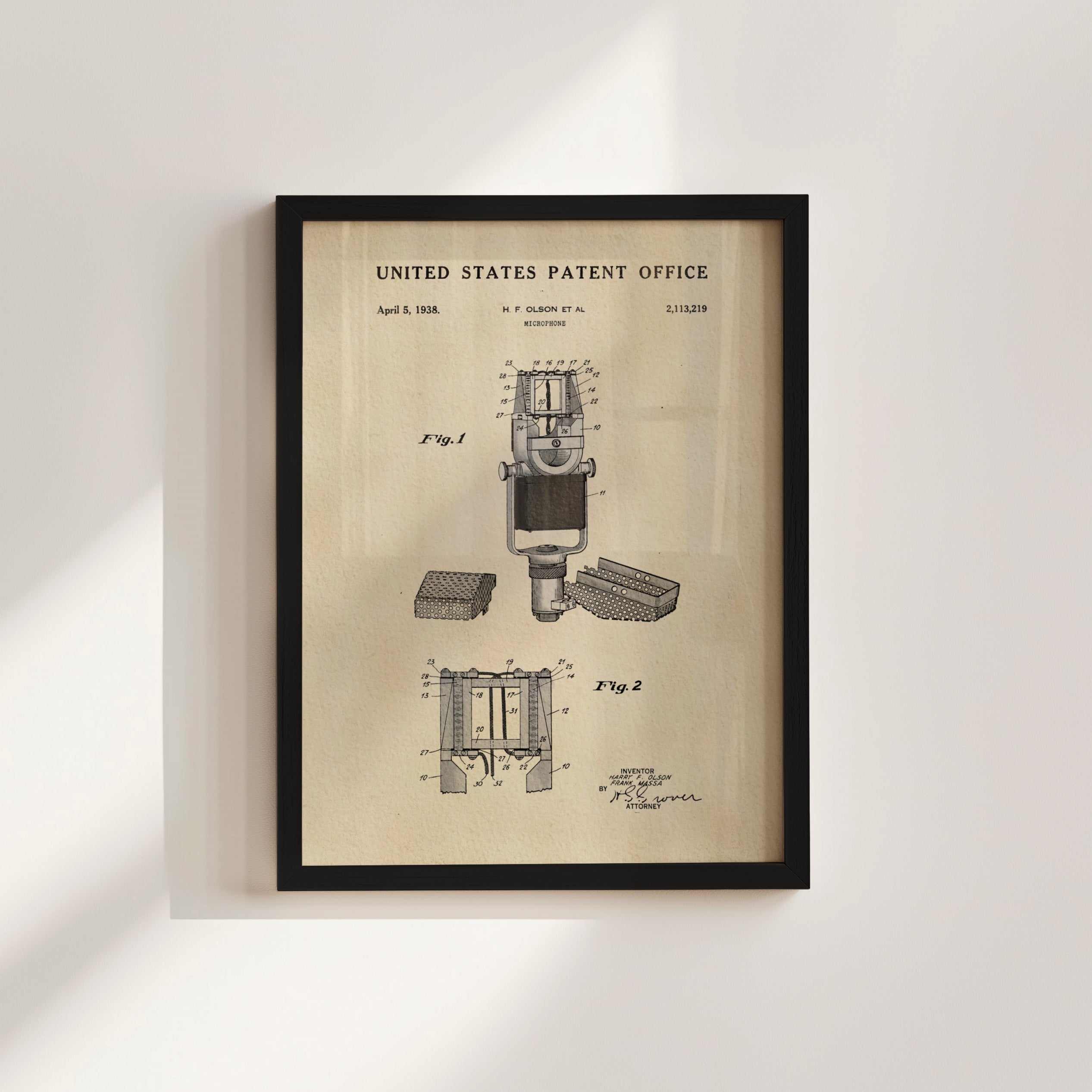 The image is a framed patent drawing from the United States Patent Office, depicting a microphone and its components.