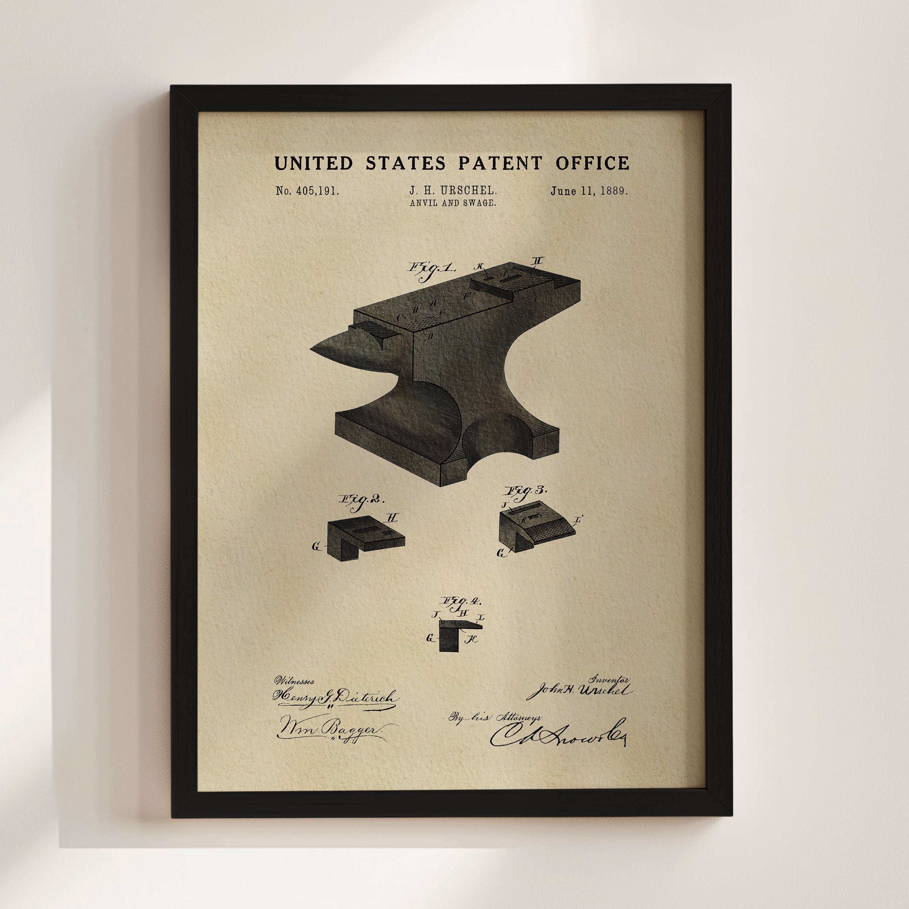 The image is a framed patent drawing depicting a forge, which is a tool used in the forge industry.